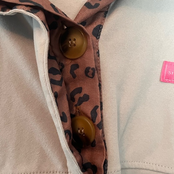 Simply Southern Super soft button pullover with leopard print accent Large - Picture 7 of 10
